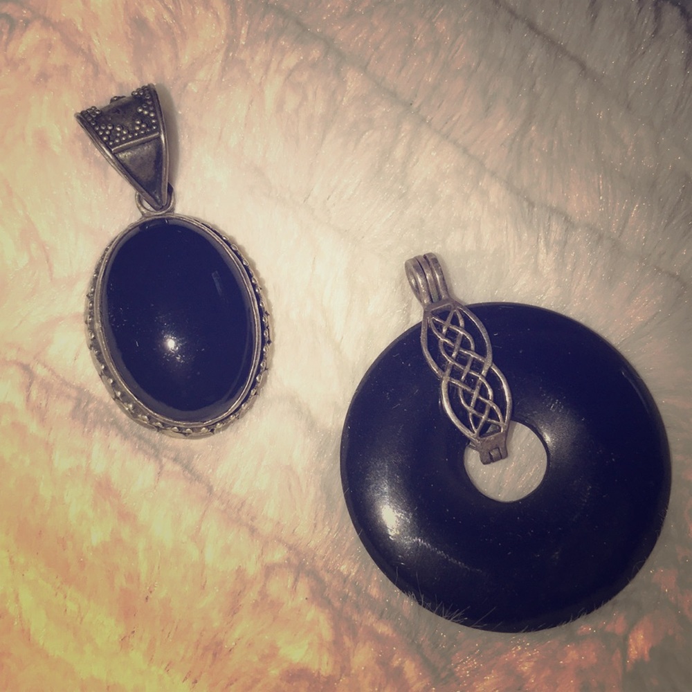 Pendant set.
